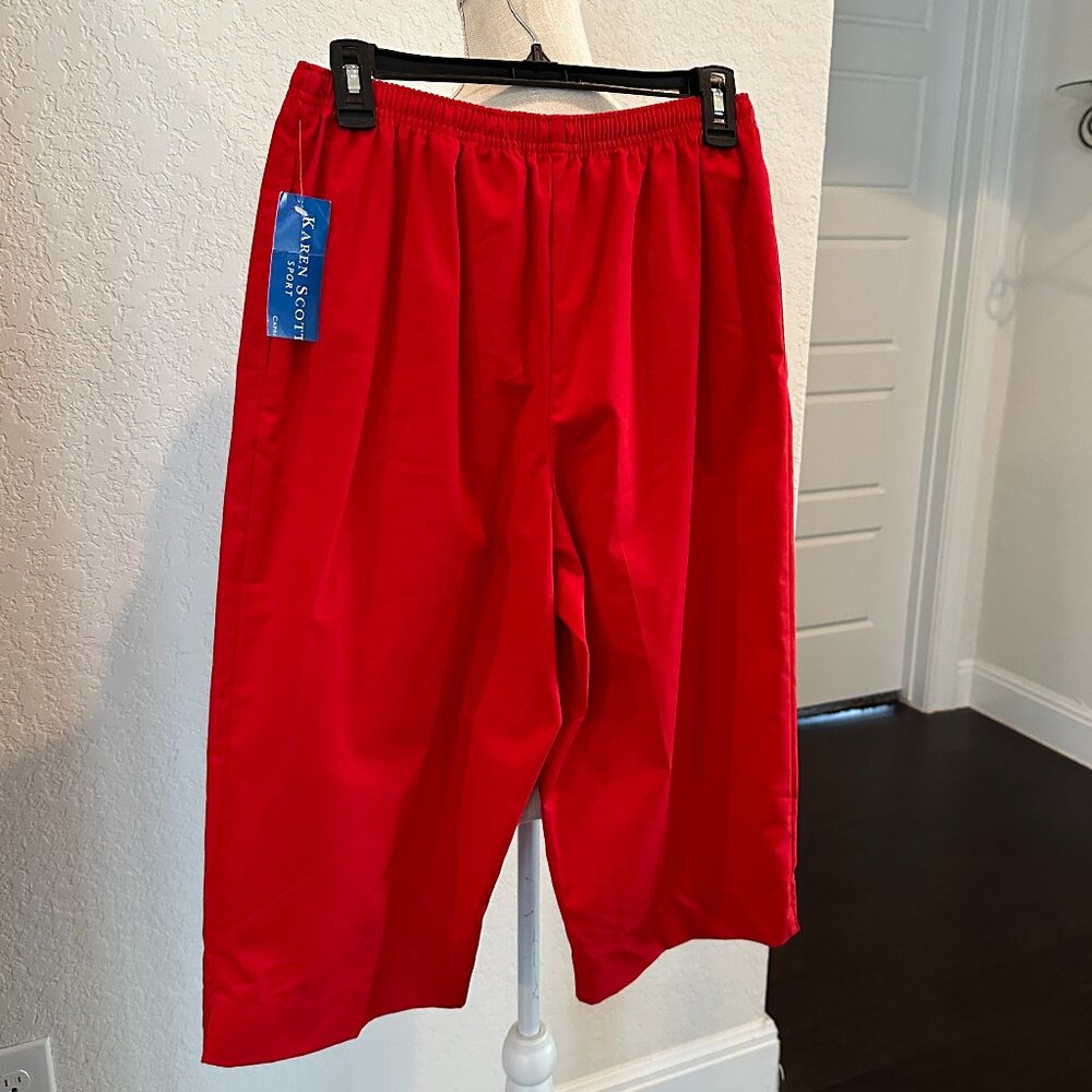 KAREN SCOTT SPORT Red Short Capri's - Picture 3 of 6